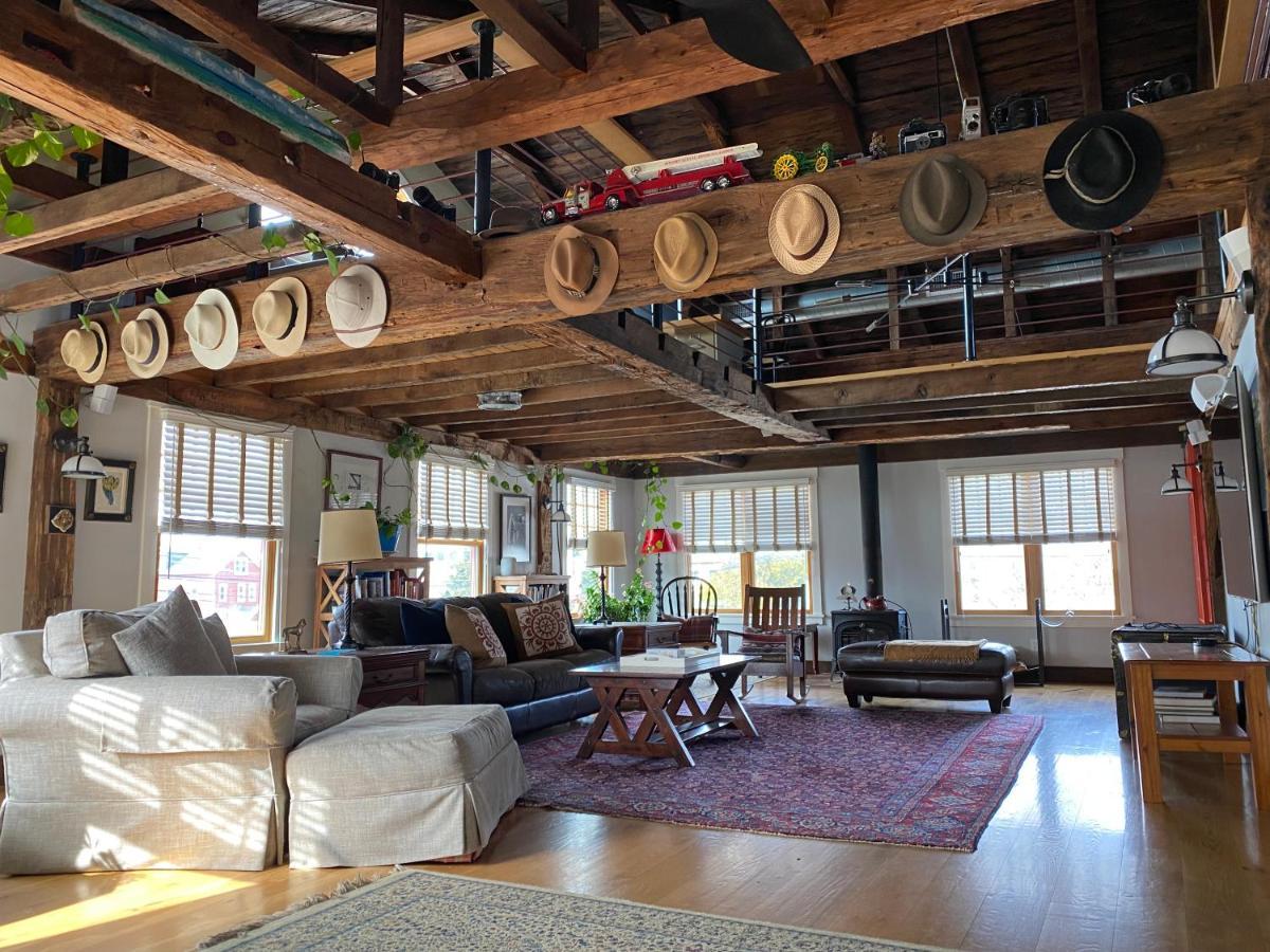 Magical Post And Beam Loft Downtown Newport! Hotel Exterior photo