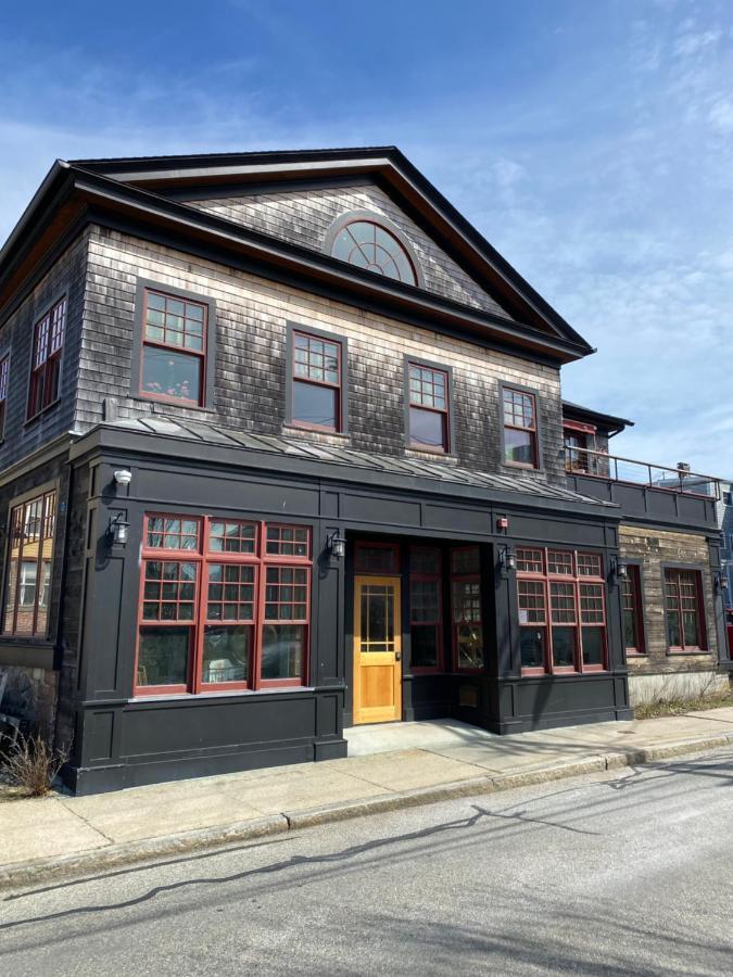 Magical Post And Beam Loft Downtown Newport! Hotel Exterior photo