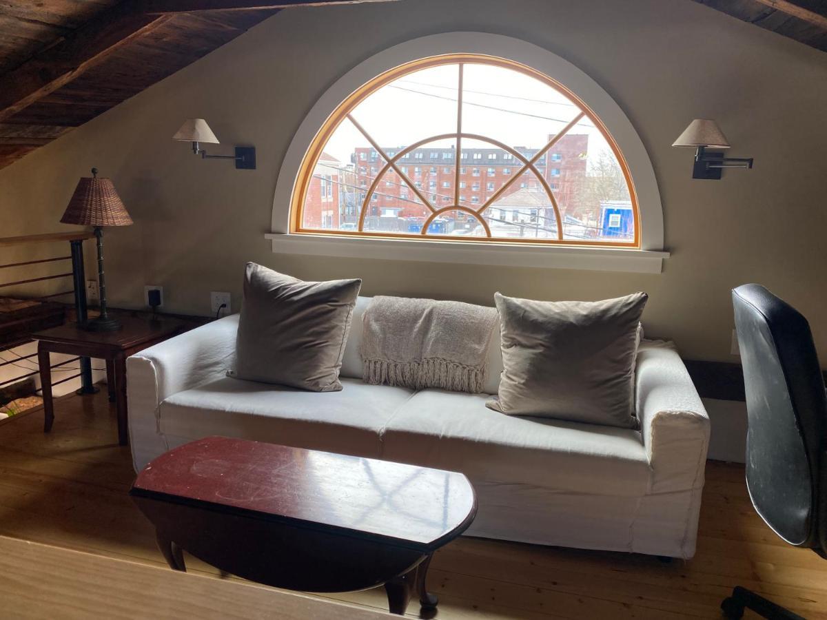 Magical Post And Beam Loft Downtown Newport! Hotel Exterior photo
