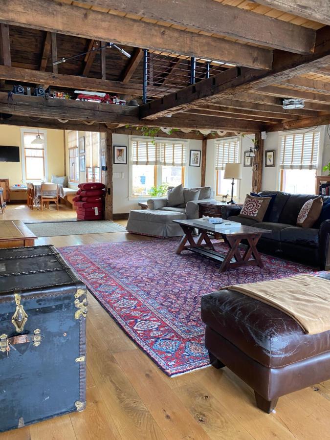 Magical Post And Beam Loft Downtown Newport! Hotel Exterior photo