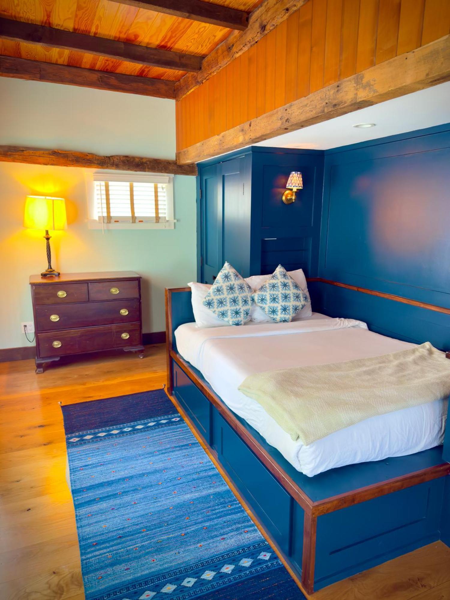 Magical Post And Beam Loft Downtown Newport! Hotel Exterior photo