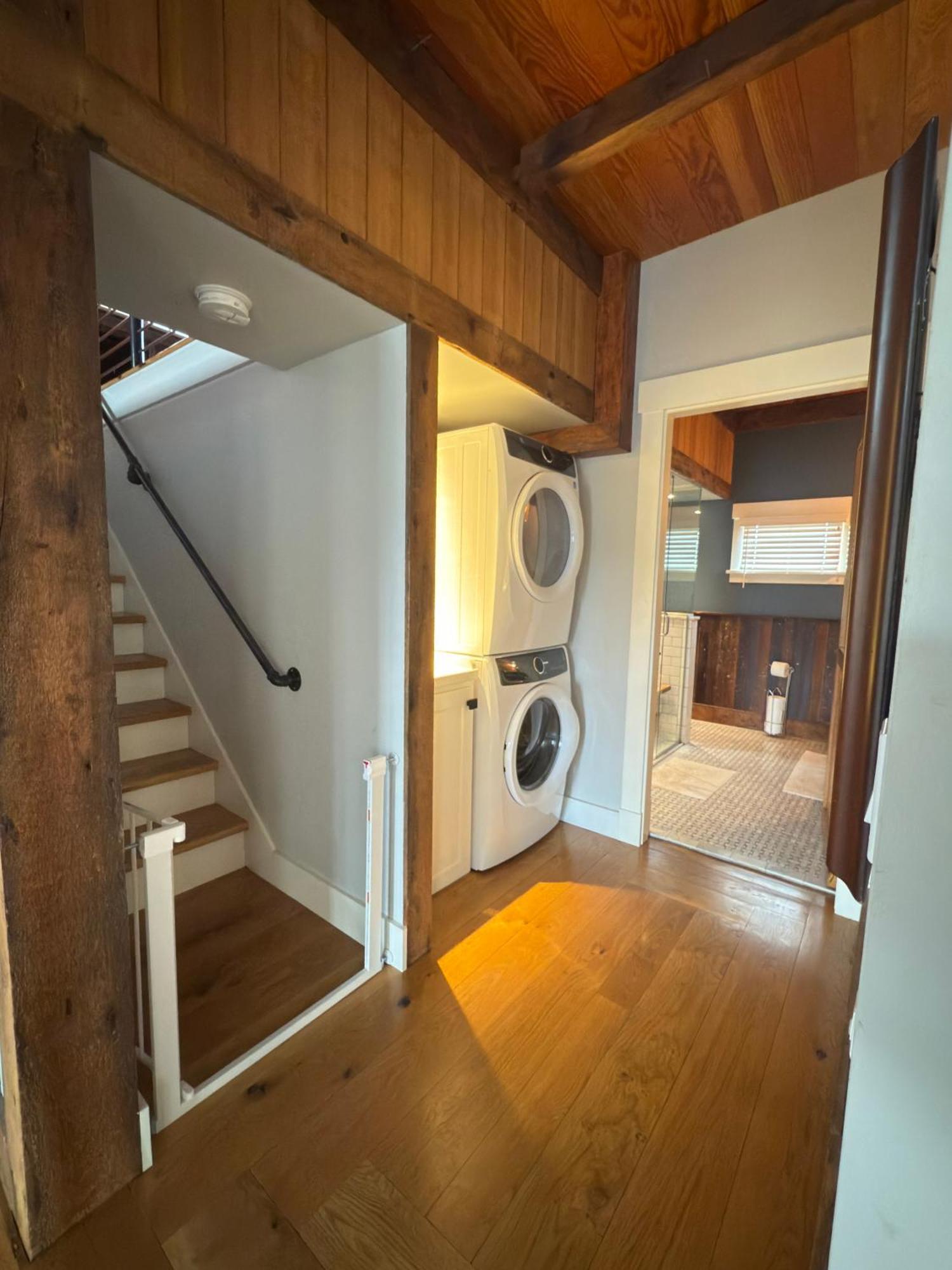 Magical Post And Beam Loft Downtown Newport! Hotel Exterior photo