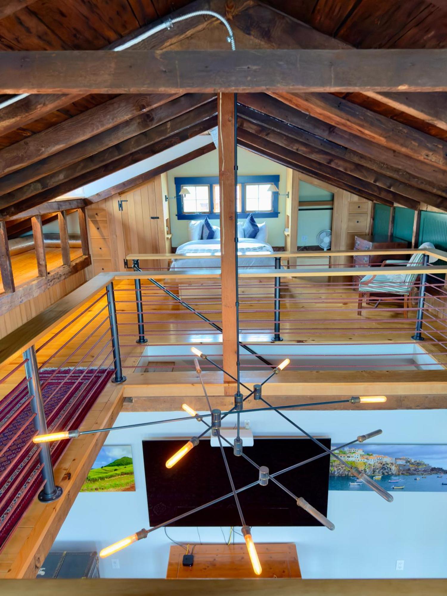 Magical Post And Beam Loft Downtown Newport! Hotel Exterior photo