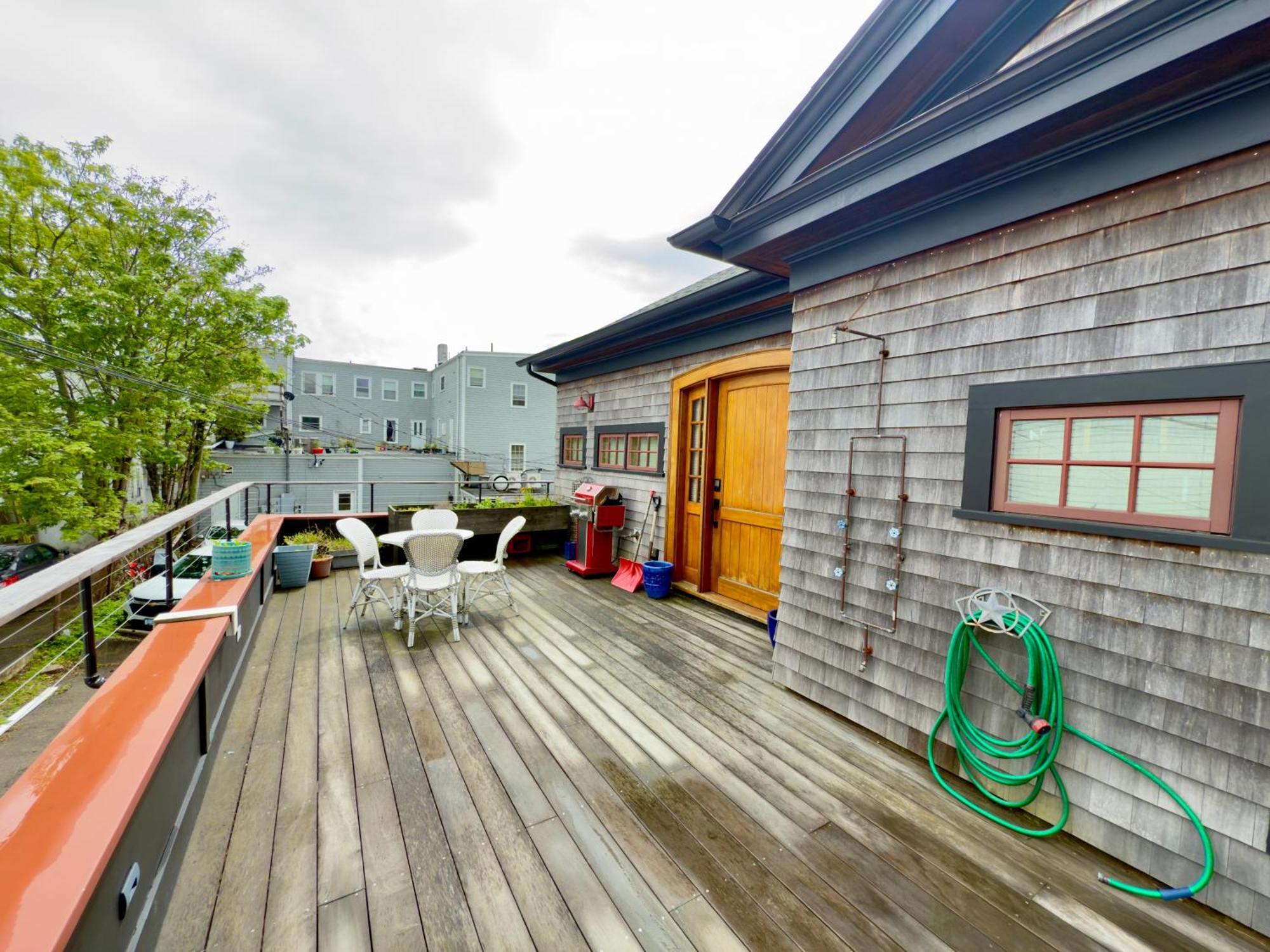 Magical Post And Beam Loft Downtown Newport! Hotel Exterior photo