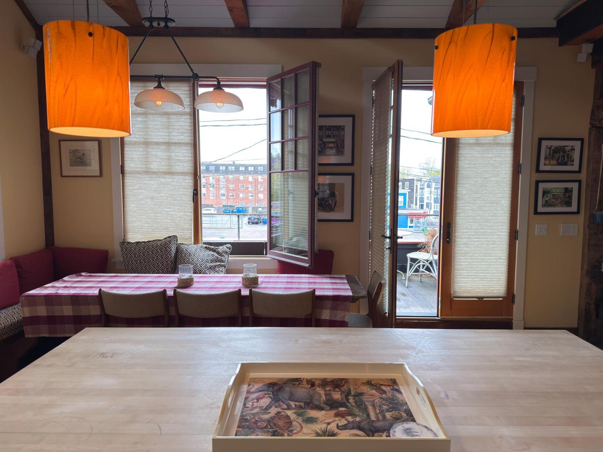 Magical Post And Beam Loft Downtown Newport! Hotel Exterior photo