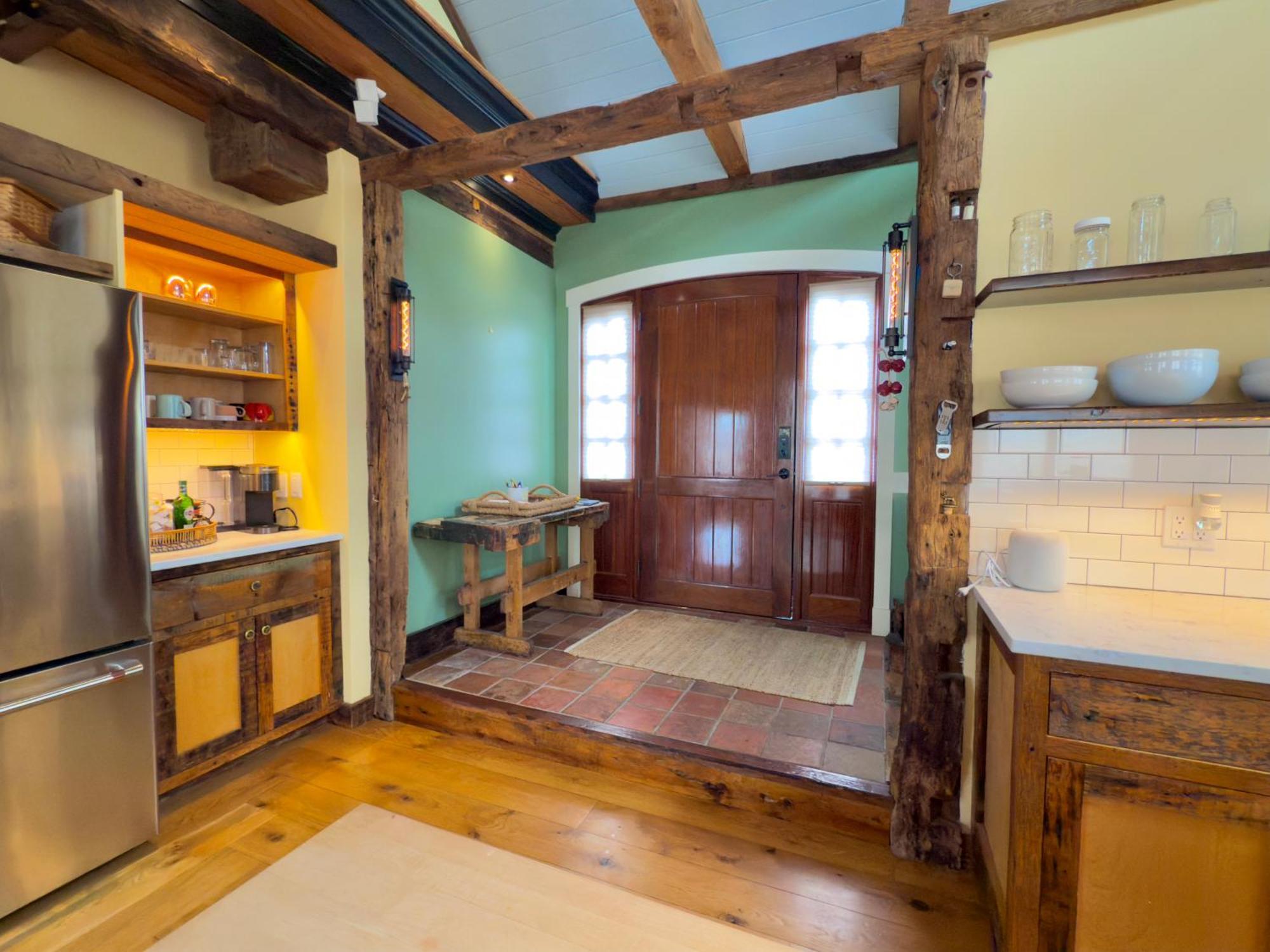 Magical Post And Beam Loft Downtown Newport! Hotel Exterior photo